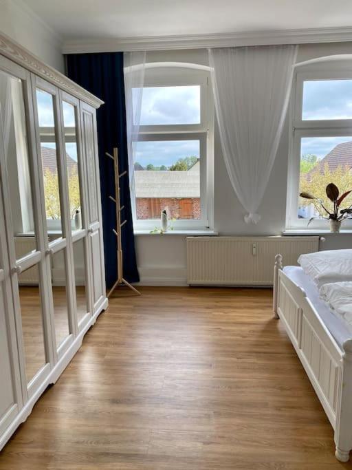 2-Zimmer Zentral In Ferdinandshof, Wlan Modern מראה חיצוני תמונה
