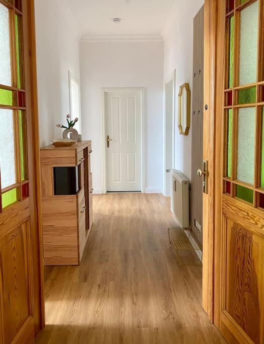 2-Zimmer Zentral In Ferdinandshof, Wlan Modern מראה חיצוני תמונה